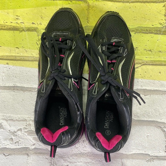 Women's Danskin Now Chaser Athletics Shoes Size 9W Black Pink Silver EUC - Picture 9 of 10
